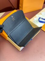 LOUIS VUITTON - Image 29