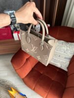 ⁦LOUIS VUITTON⁩ - الصورة ⁦2⁩