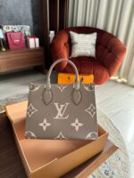 ⁦LOUIS VUITTON⁩ - الصورة ⁦10⁩