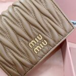 ⁦MIU MIU⁩ - الصورة ⁦6⁩