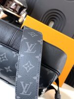 LOUIS VUITTON - Image 17