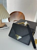 PRADA - Image 2