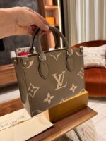 LOUIS VUITTON - Image 7