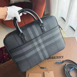 BURBERRY VIP